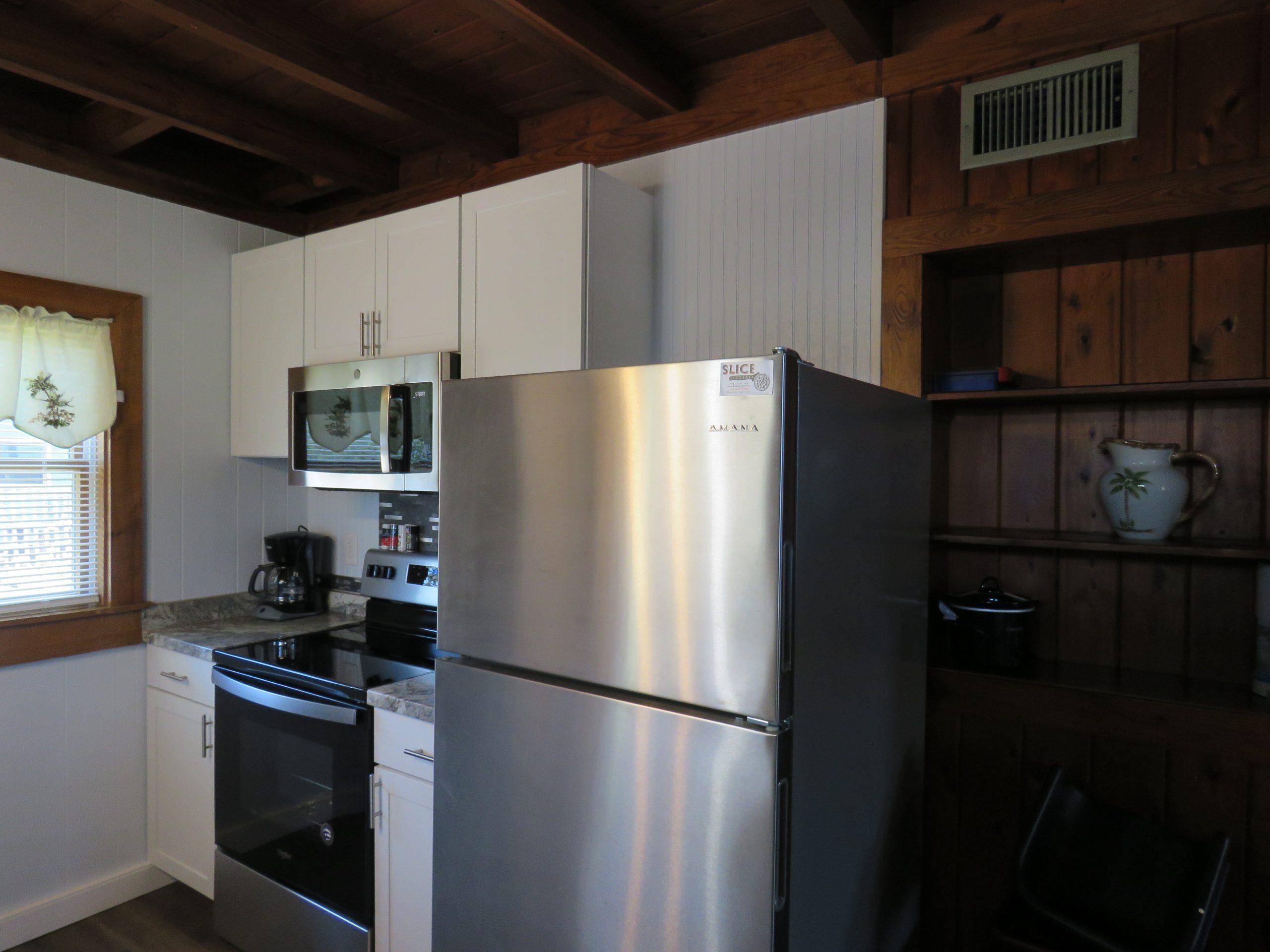 Newly remodeled kitchen w/ new appliances 