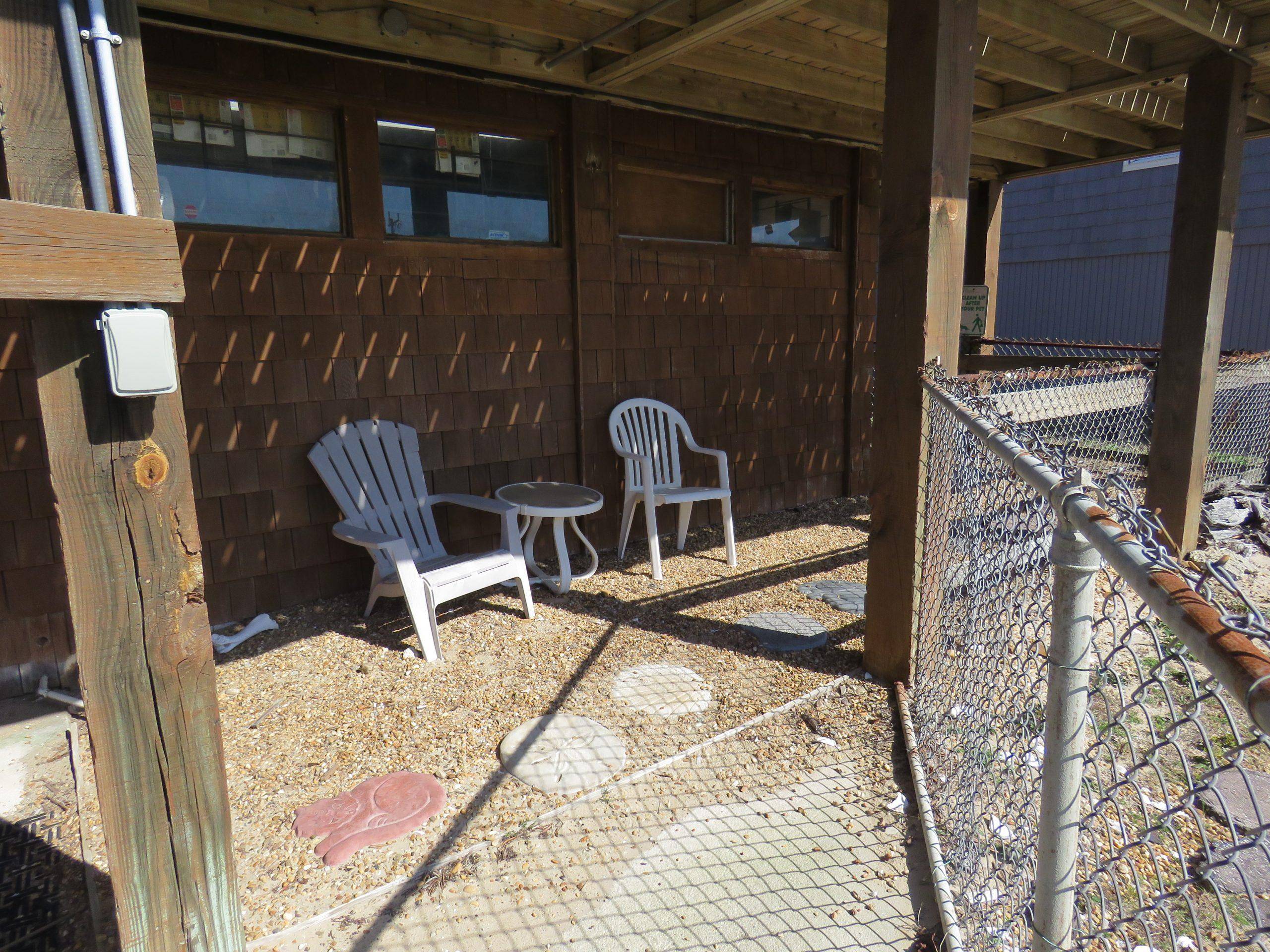 Large Fenced-in Pet Area