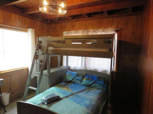 Bunk room w/ full on bottom and twin on top